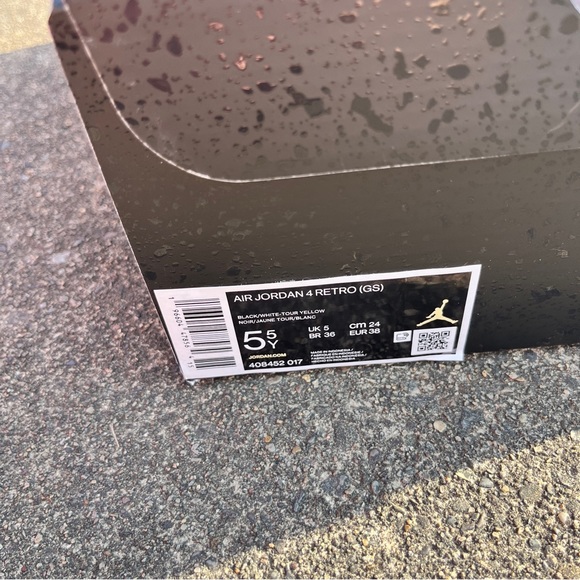 Nike Air Jordan 4 Retro GS Thunder - Black & Yellow New Size 5.5Y - Womens 7 - Picture 3 of 7